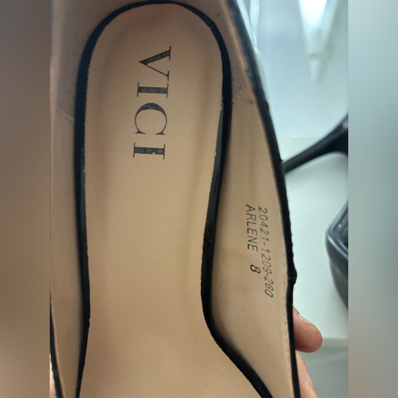 Black leather size 8 pumps - Picture 6 of 6